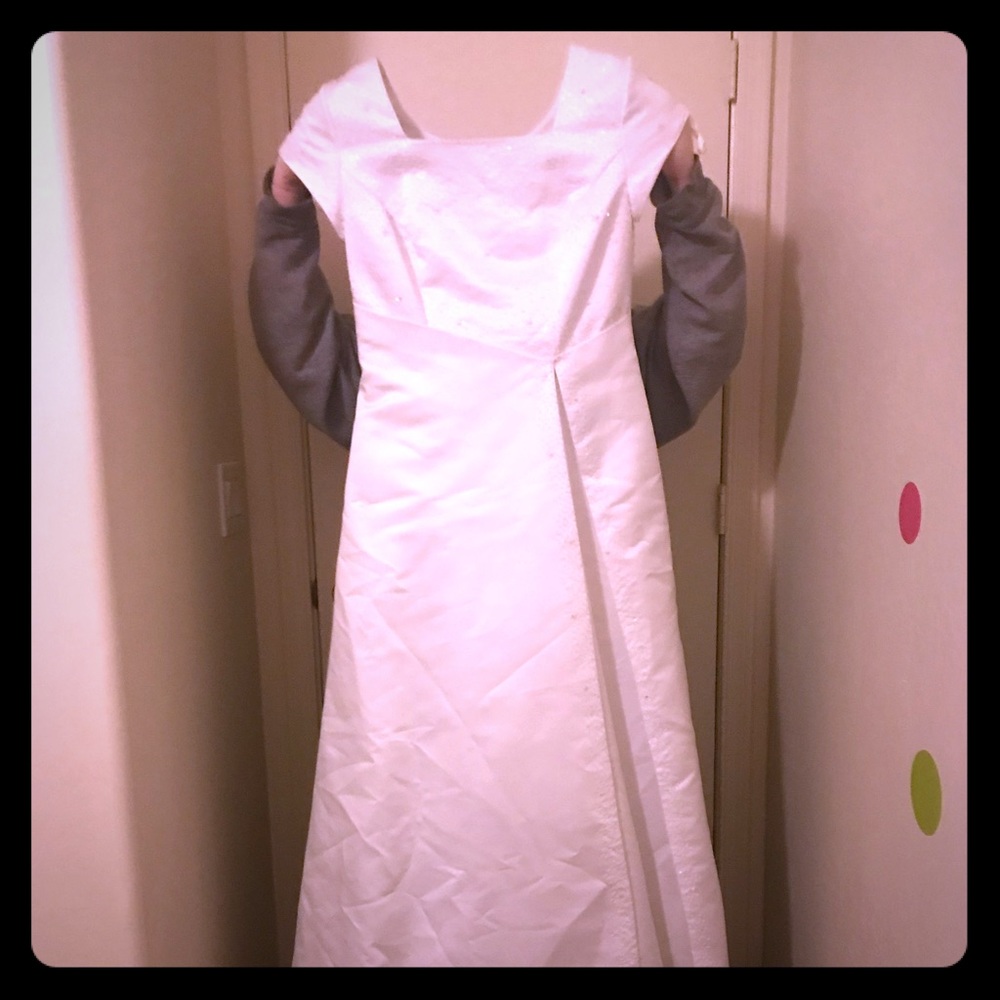 Size 14 cap sleeve wedding dress